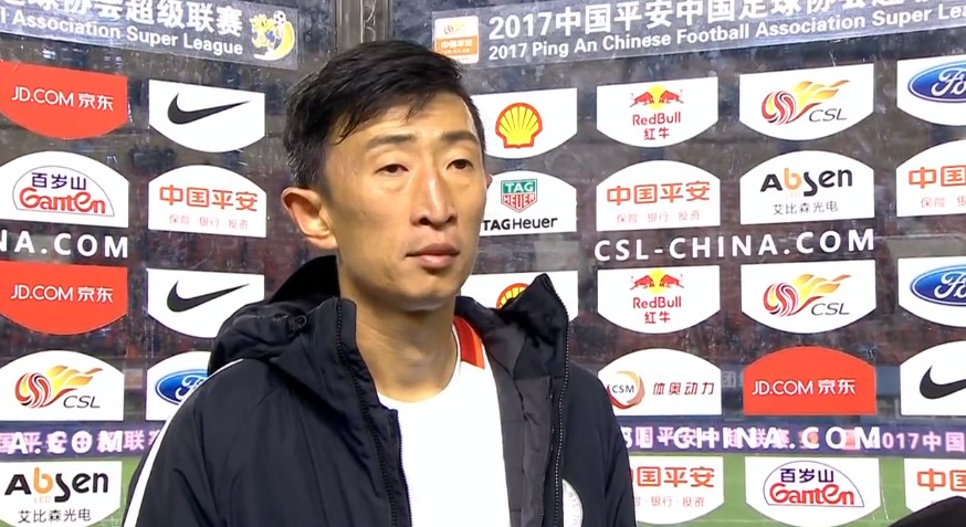 巨石强森率领冒险天团勇闯丛林：驾驶摩托穿越大火、飞机倒挂营救队友、赤手接刀刃、一人战群兽……难怪制片人马特;托马齐说;这是一部让人紧张到滑到椅子边的电影